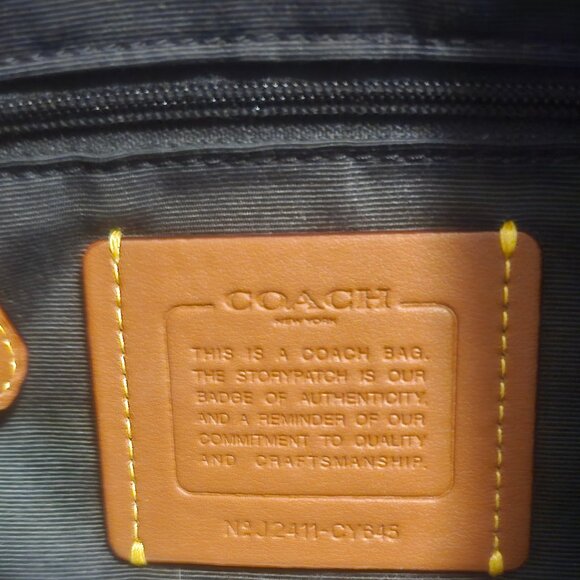 COACH HOBO BAG WITH Grommet's - Picture 2 of 9